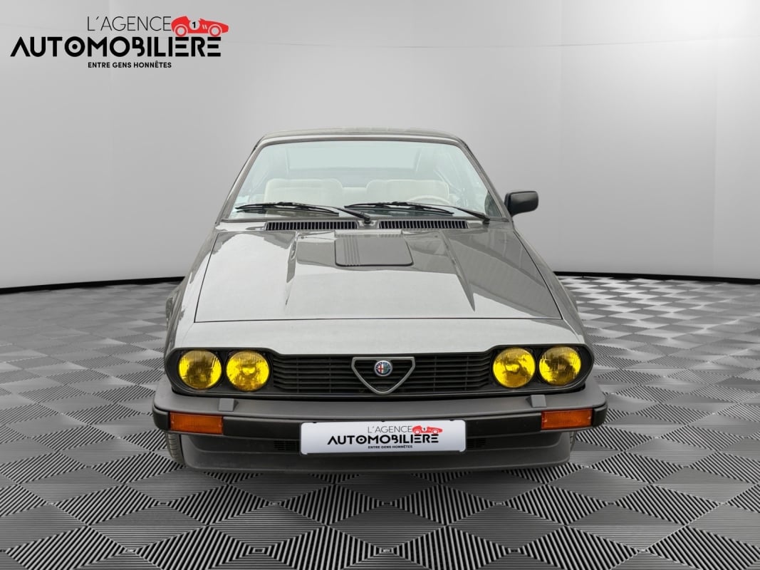 Alfa Romeo GTV 2.5 i V6 coupé — 2