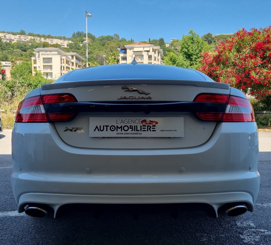 Jaguar XF (X250) Berline Phase 2 3.0 D 24V 240 cv BA - TOIT OUVRANT — 35