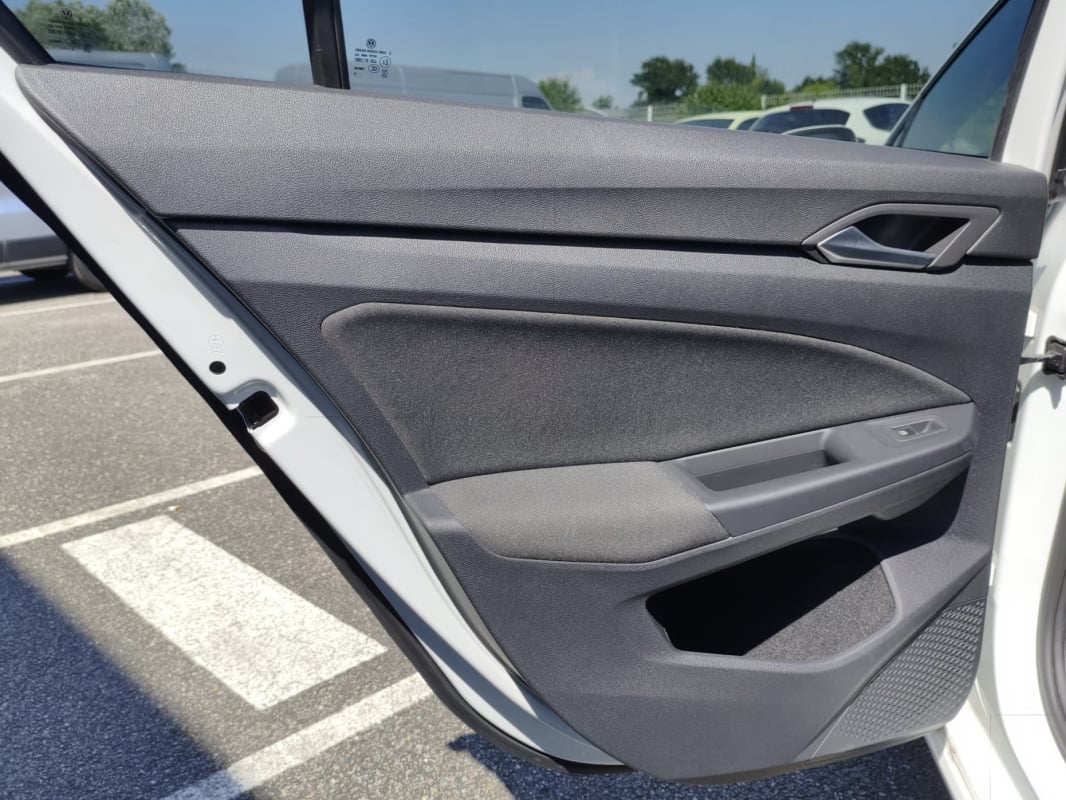 Volkswagen GOLF VIII 1.5L TSI 150CH ACTIVE — 26