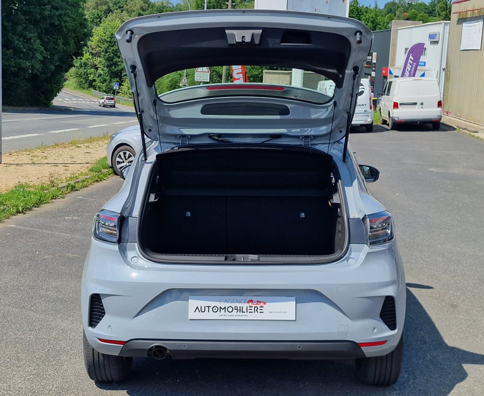 Renault Clio 1.0 tce 90 ch EVOLUTION — 33