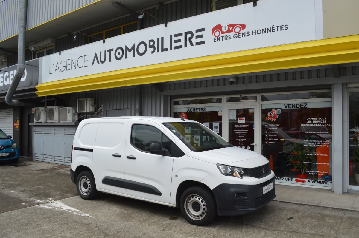 Peugeot Partner 1.5 BLUEHDI 75 S&S STANDARD 650KG PREMIUM 3PL — 1