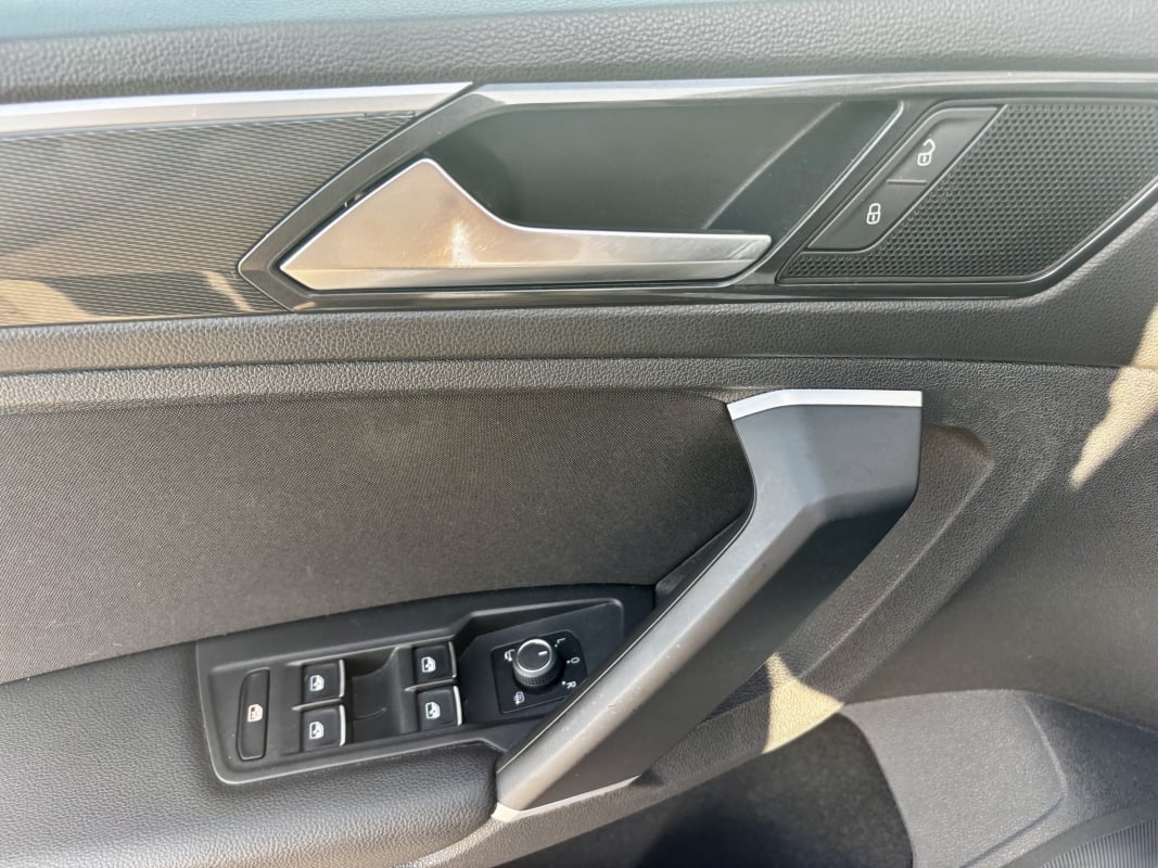 Volkswagen Tiguan II 2.0 TDi 16V 150 ch R-LINE — 35