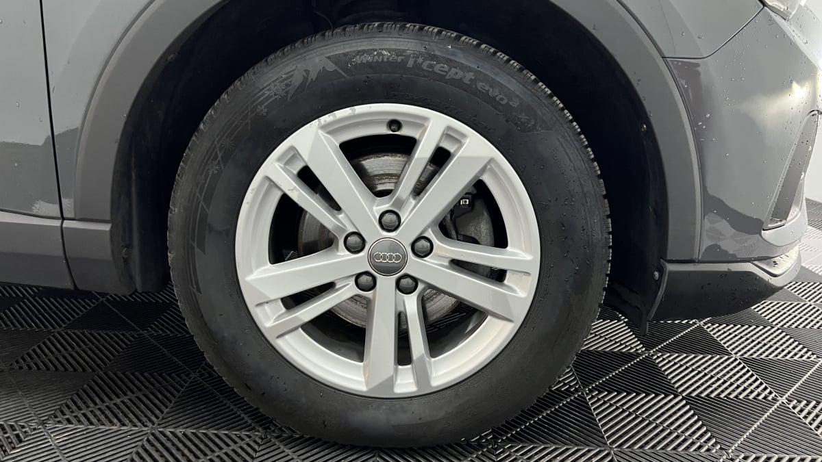 Audi Q3 35 TFSI 150ch Design S tronic 7 — 36