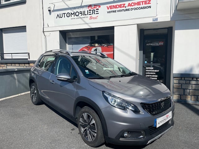 Peugeot 2008 1.2 PURE TECH 110 ALLURE — 1