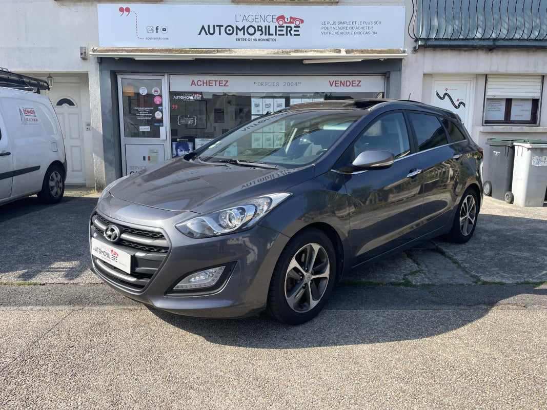 Hyundai i30 II SW 1.6 CRDi 110 cv DCT-7 Creative - Boite auto - Toit ouvrant — 1