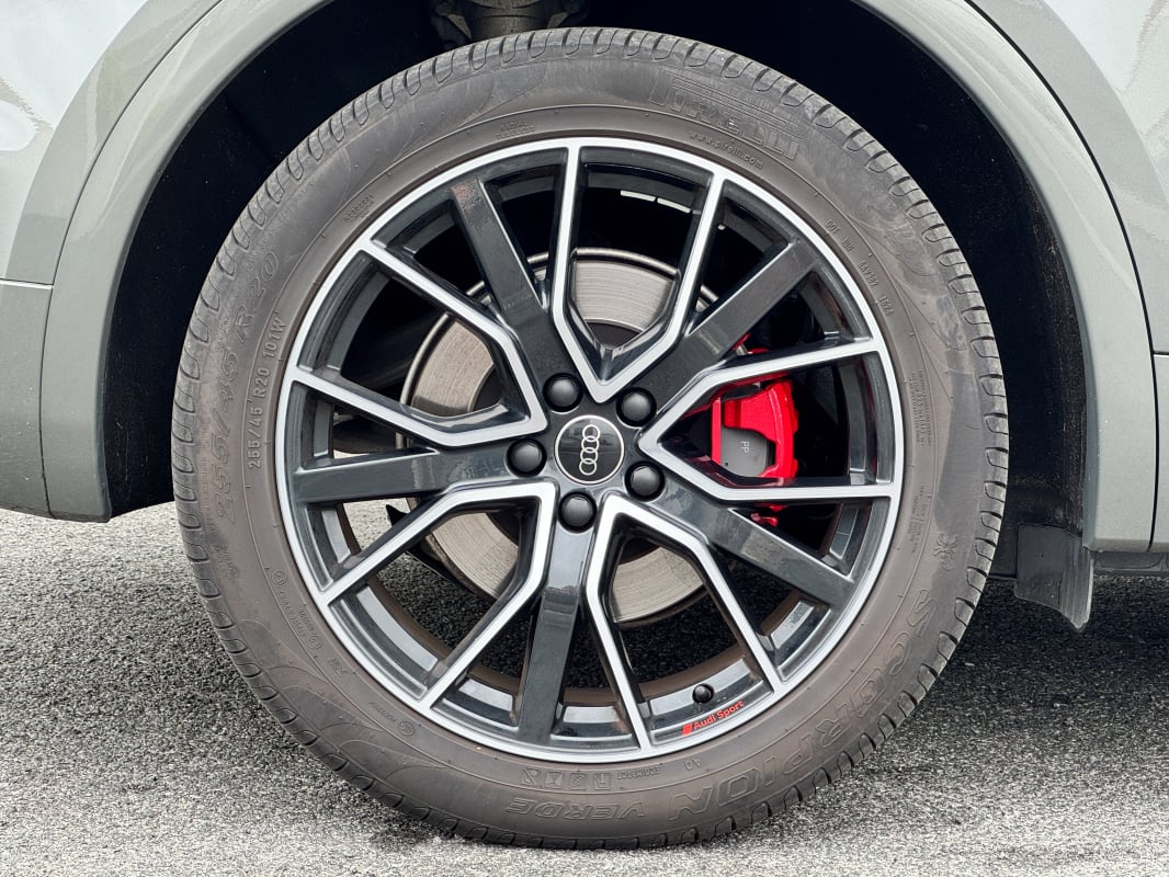 Audi Q5 55 TFSI e 367ch S line quattro S tronic 7 — 40