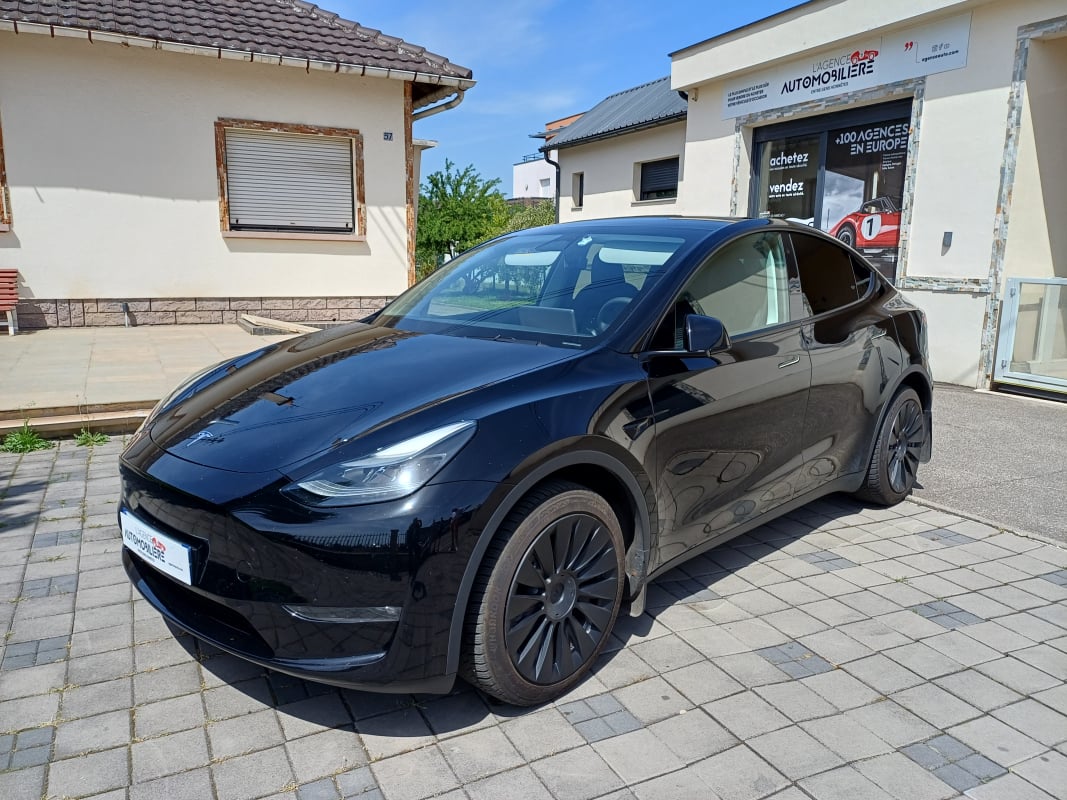 Tesla Model Y AWD Grande Autonomie 476 CH 1ère main SOH 92% Attelage amovible — 1