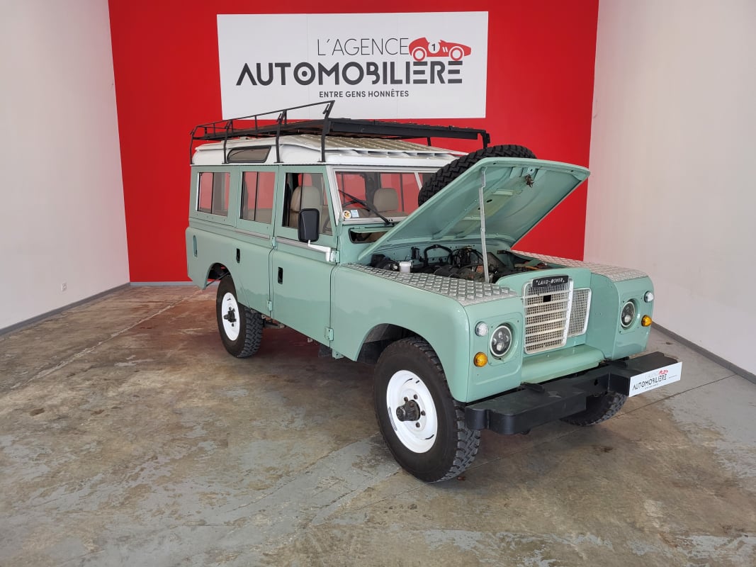 Land Rover Range Rover LAND ROVER 109 STATION WAGON 6 CYLINDRES 2.6L — 2