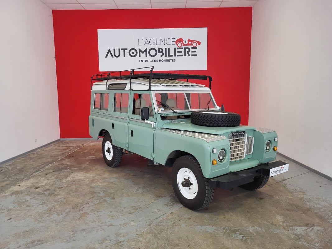 Land Rover Range Rover LAND ROVER 109 STATION WAGON 6 CYLINDRES 2.6L