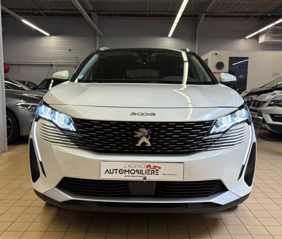 Peugeot 3008 E-EAT8 ROAD TRIP — 2