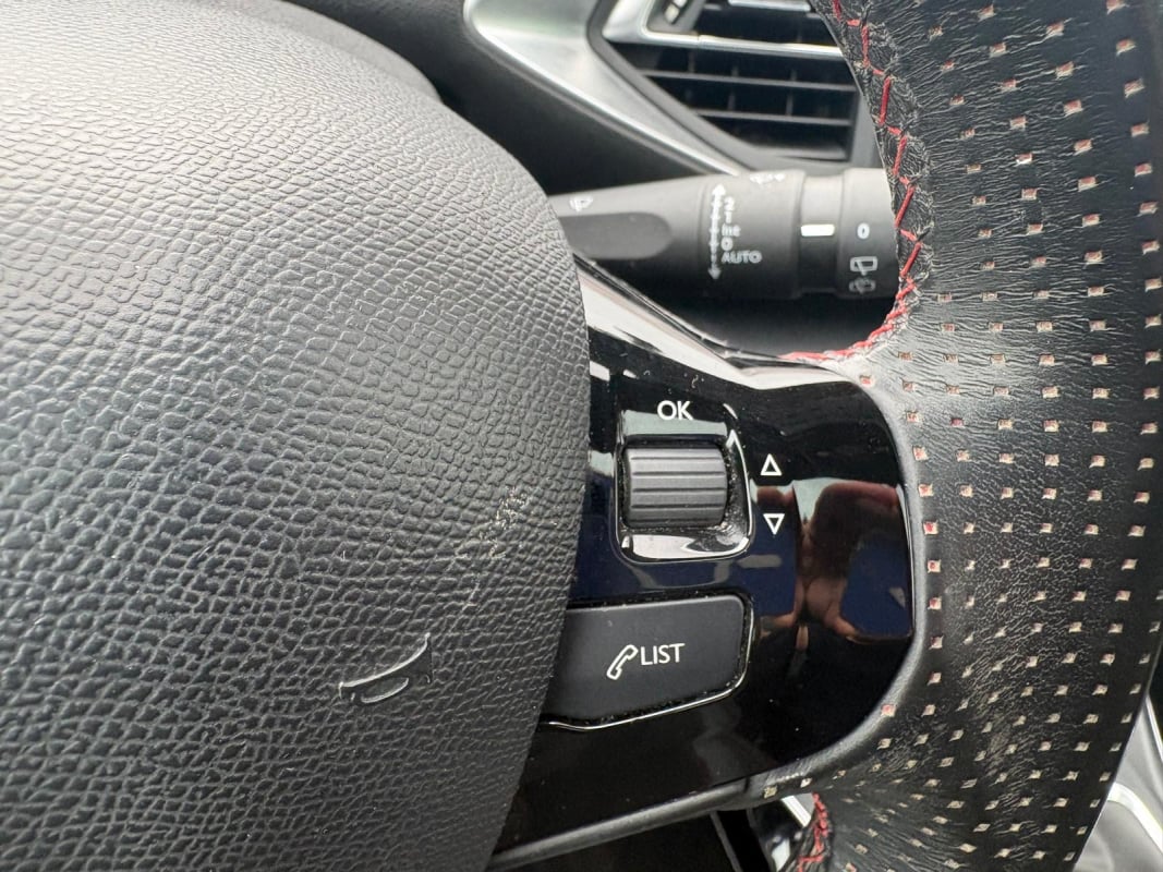 Peugeot 308 1.2 PureTech 130 GT Line Toit Panoramique Distribution Ok Mars 2026 GARANTIE 12 MOIS — 39
