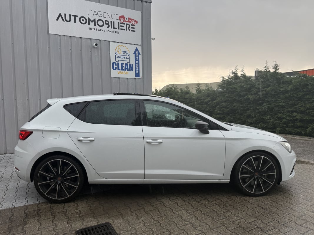Cupra Leon 2.0 TSI 290 CV DSG7 distribution faite — 2
