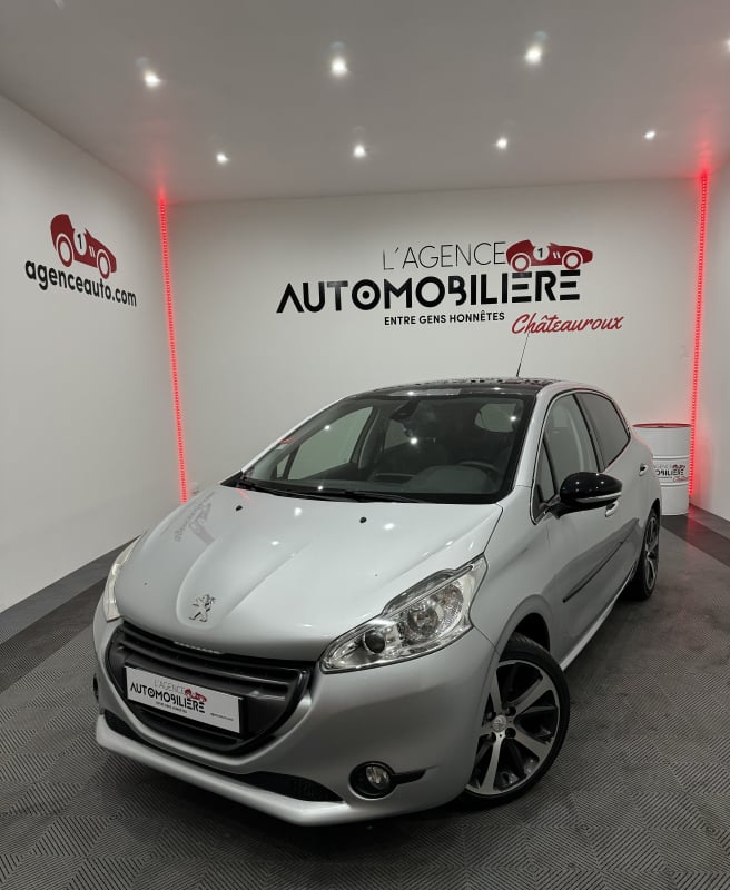 Peugeot 208 FELINE 1.6 E-HDI 115CV BVM6 5 PORTES TOIT PANO/CLIM AUTO/REG/BLUETOOTH/ECRAN TACTILE/GPS/JTES ALU 17'