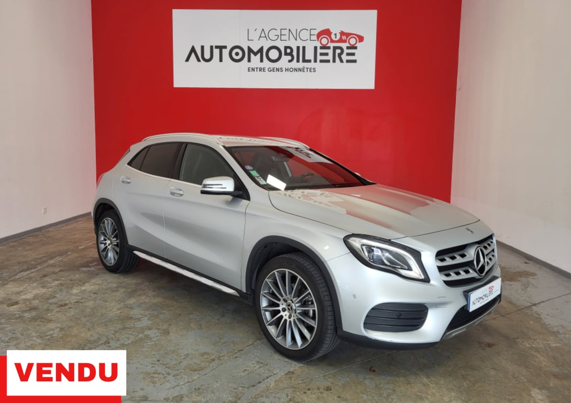 Mercedes-Benz Classe GLA GLA 200 STARLIGHT ESSENCE BVA 7G-DCT — 1