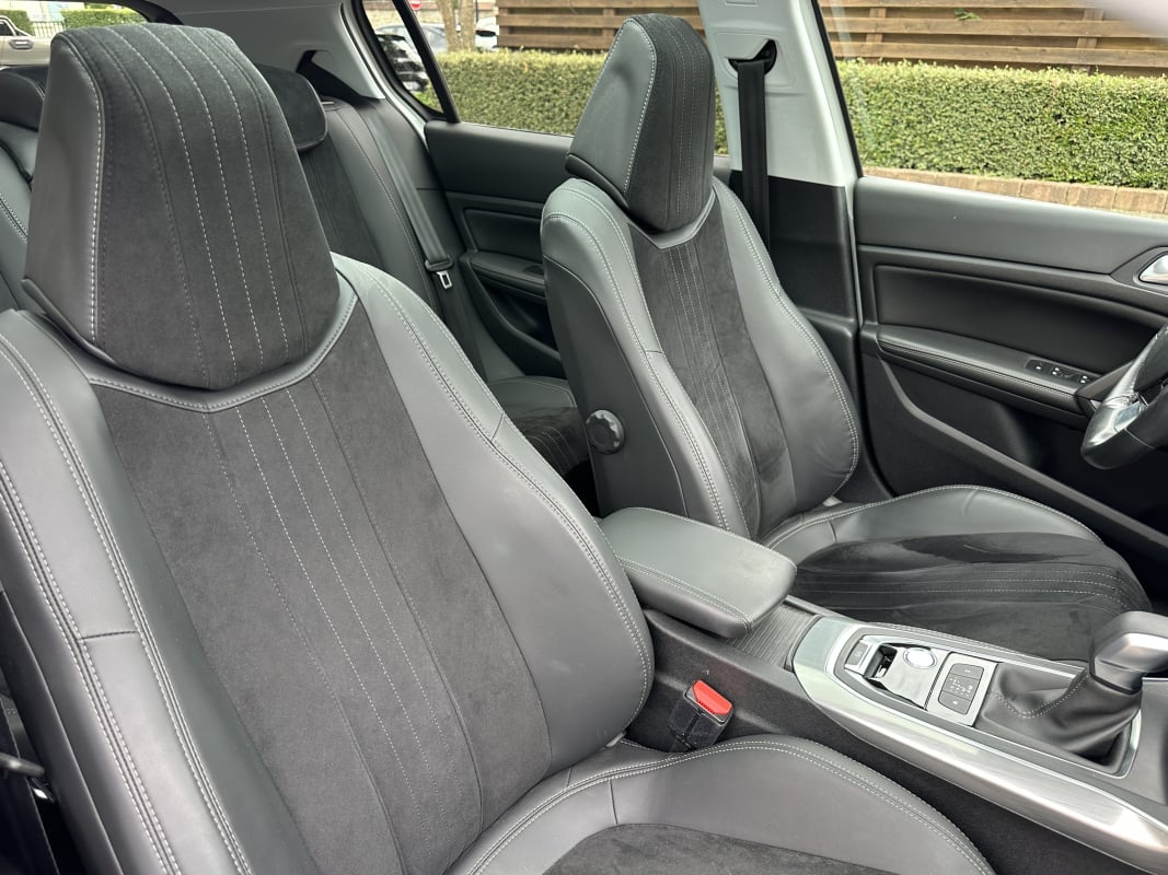 Peugeot 308 II 1.2 PURETECH S&S 130 CH FELINE EAT6 — 40