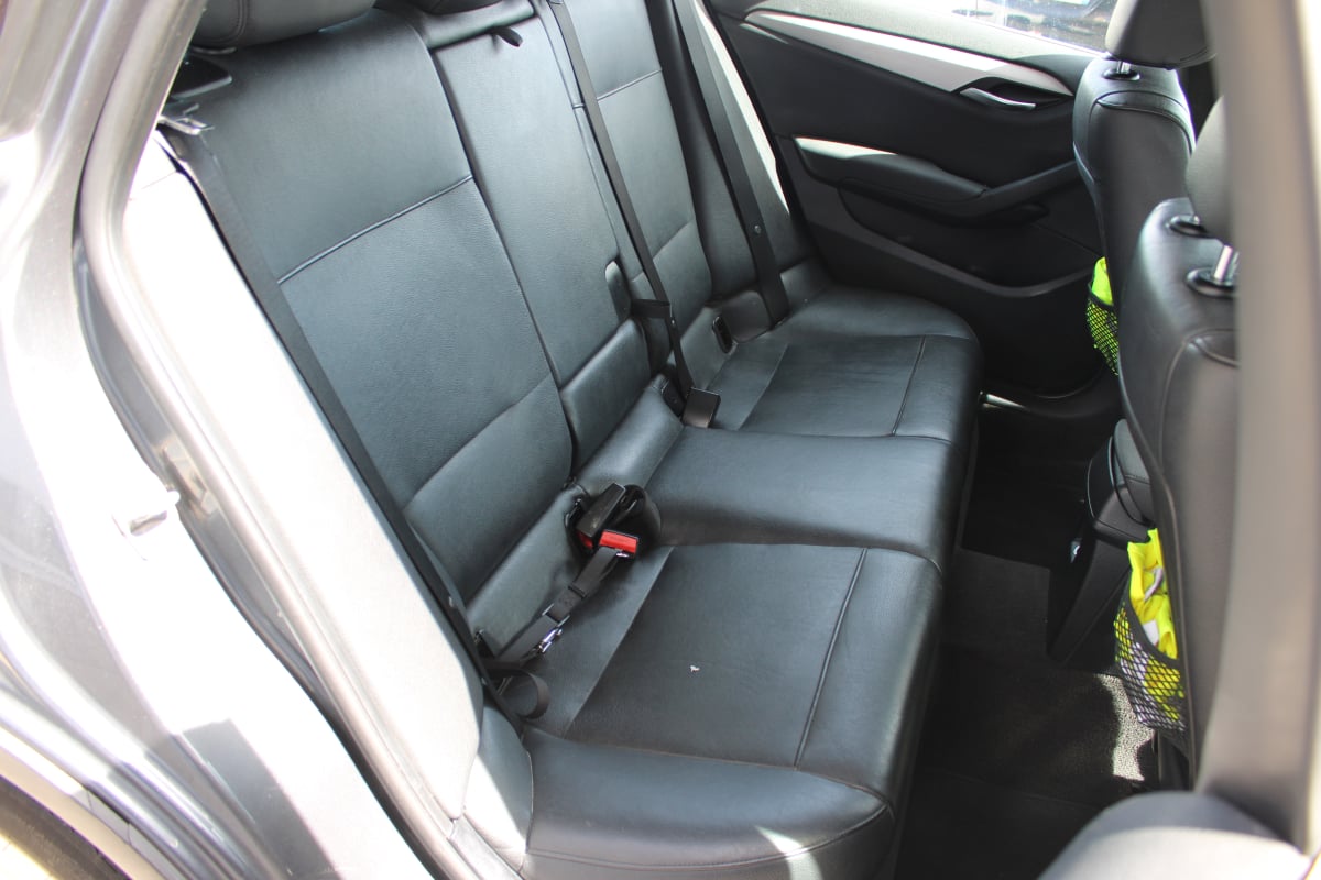 BMW X1 1.8 D 145 LOUNGE PLUS XDRIVE ( 1ère main, Radar Av et Arr, GPS ... ) — 25