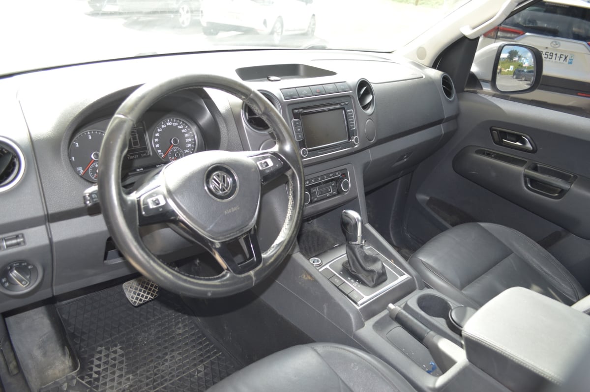 Volkswagen Amarok 2.0 TDI 180 4MOTION AUTO ULTIMATE — 17