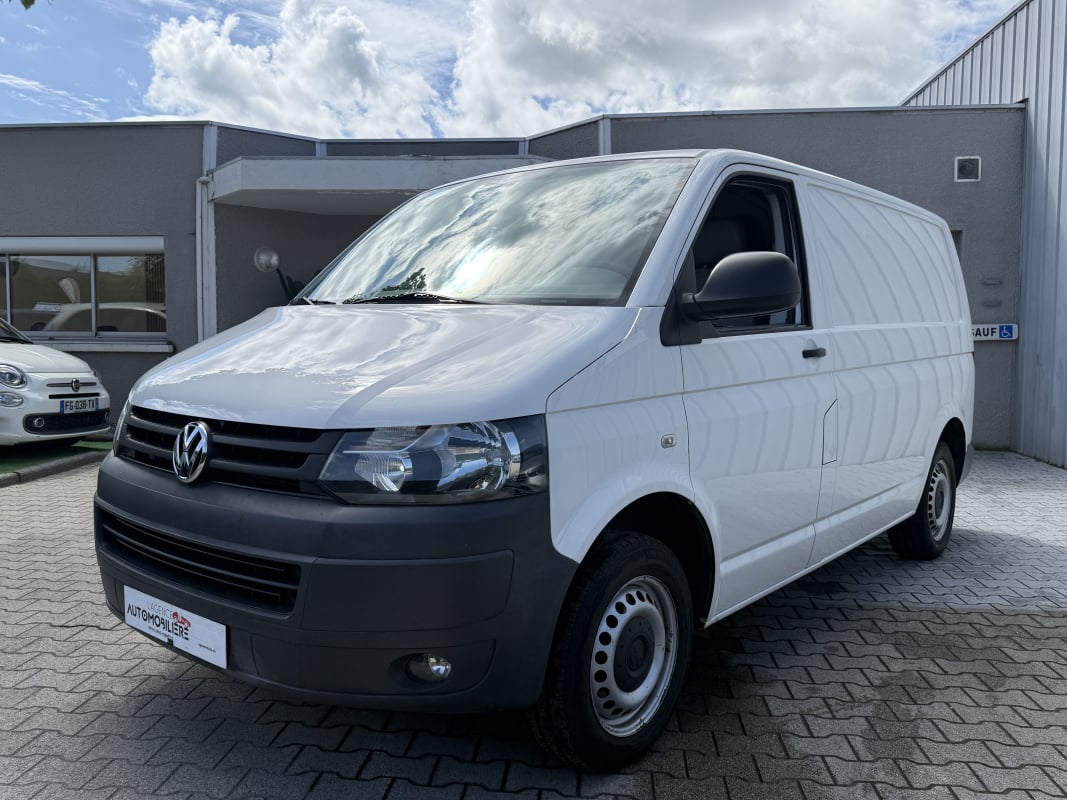 Volkswagen Transporter T5 Phase 2 4-Motion Fourgon 2.0 TDI 140 cv ditstribution faite — 1