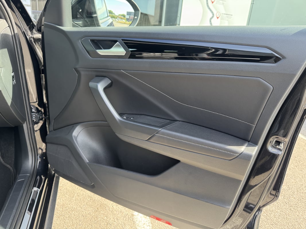 Volkswagen T-roc 2.0l TDI 150ch DSG7 R-Line Beats / IQ Lights — 37