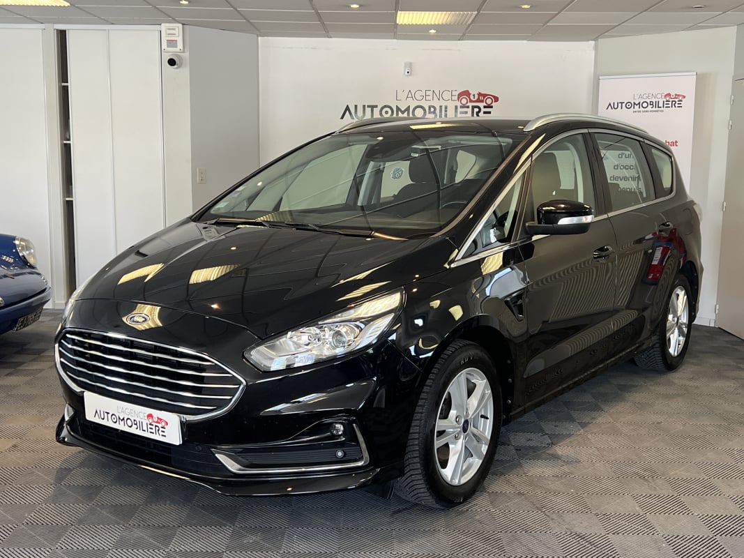 Ford S-Max II 2.5 Ti-VCT 190CV Hybrid Titanium 5 places Sièges et volant chauffants CarPlay Attelage