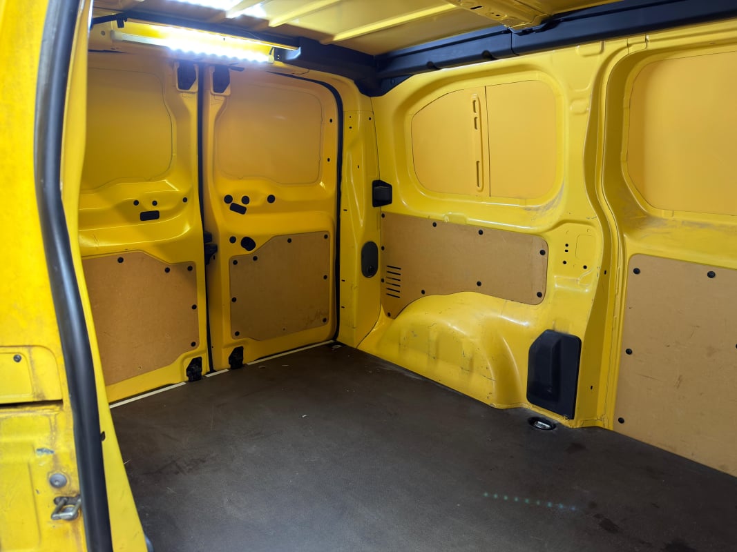 Citroen Jumpy III 1.6 HDi 95 CV Pack Confort Taille M — 24