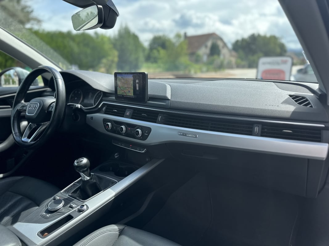 Audi A4 Avant AllRoad 2.0 TDI 150 ch Quattro Design Luxe — 32