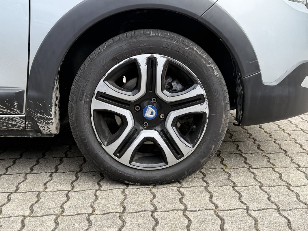 Dacia Lodgy DACIA LODGY Blue dCi 115 7 places Stepway+Options+Suivi Complet — 23