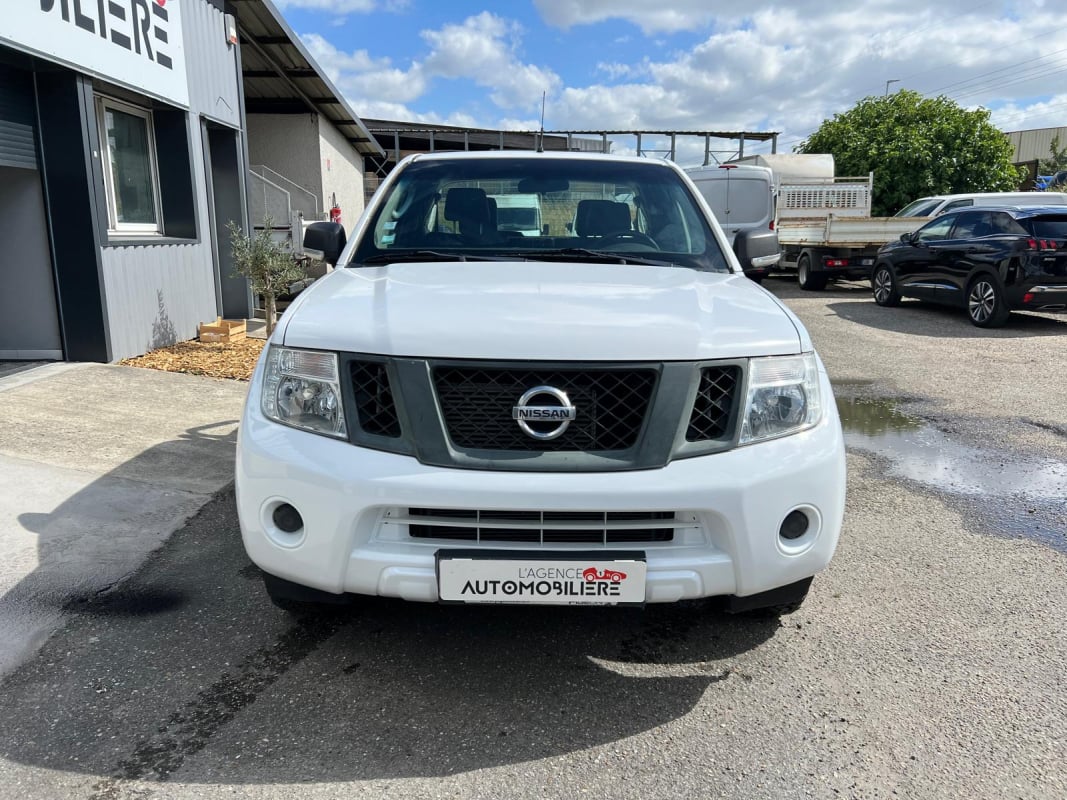 Nissan Navara 2.5 DCI 144ch 4 portes (TARIF TTC - TVA RECUPERABLE) — 2