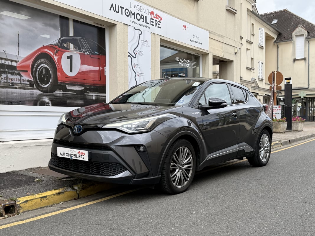 Toyota C-HR (2) 2.0 HYBRIDE 184 DISTINCTIVE — 1