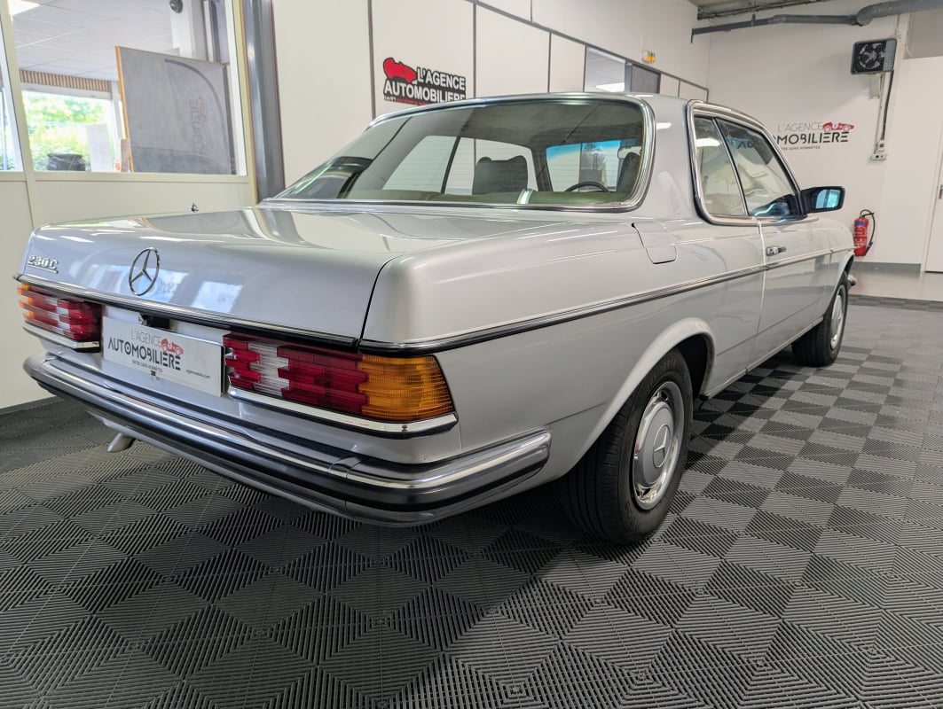 Mercedes-Benz 230 C — 2