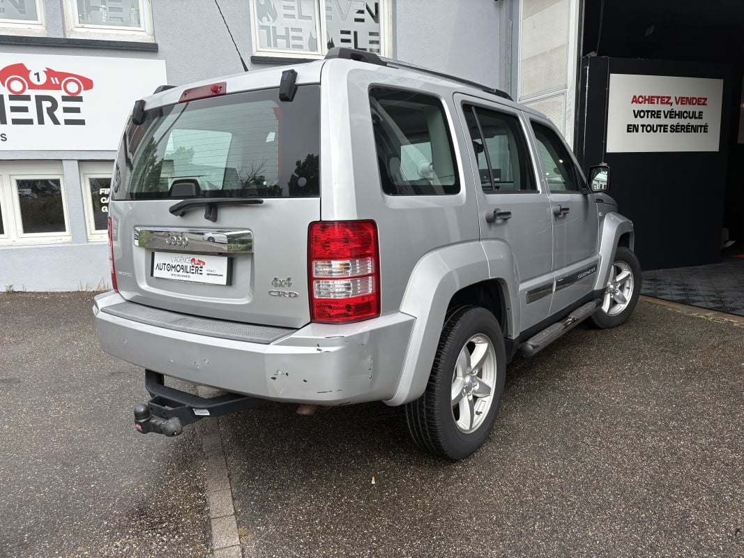 Jeep Cherokee 2.8 CRD 177 Jamboree Climatisation automatique - Siège conducteur électrique - Attelage — 2