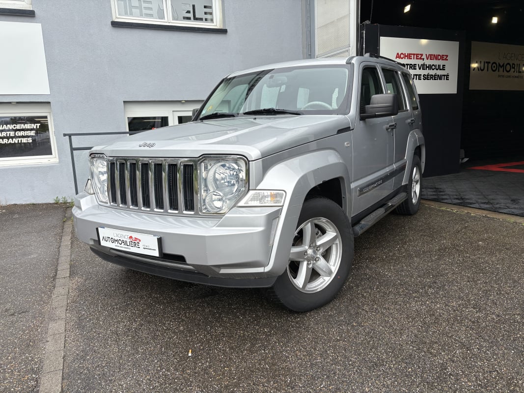 Jeep Cherokee 2.8 CRD 177 Jamboree Climatisation automatique - Siège conducteur électrique - Attelage — 1
