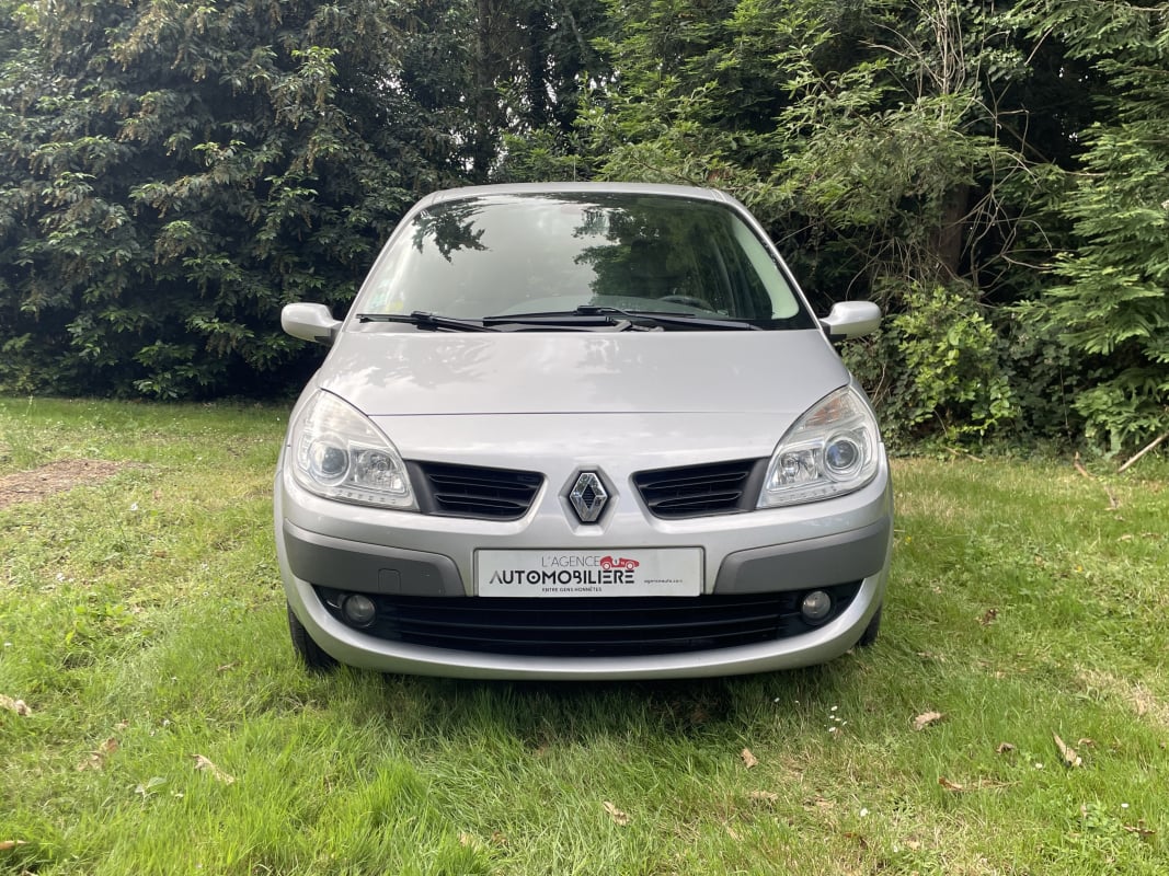 Renault Scenic 1.6i 110cv CARMINAT - 2ème main — 2