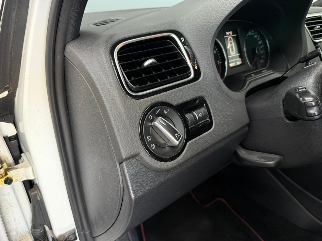 Volkswagen Polo 1.4 TSI GTI 180Ch - 1ERE MAIN - GARANTIE 6 MOIS — 28