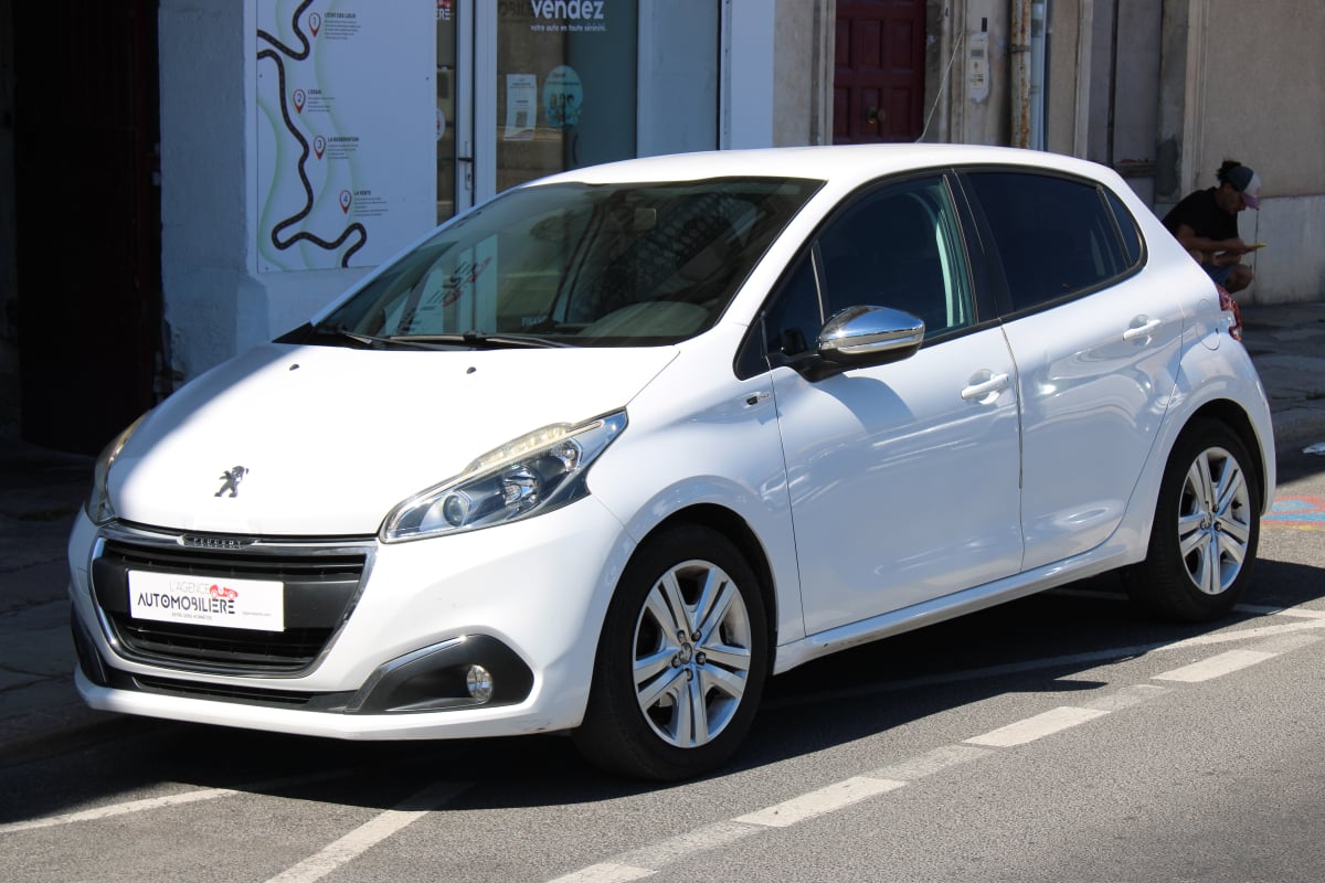 Peugeot 208 GENERATION-I 1.6 BLUEHDI 100 STYLE ( Distribution changée, Radar Arr, Attelage ... ) — 1