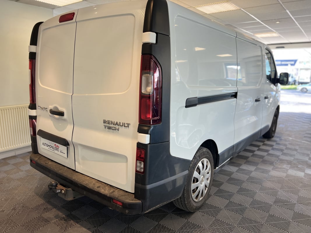 Renault Trafic L2H1 1.6 dCi 120 CV 1ère main Van Aménagé - Attelage GPS Radar AR Bluetooth — 2