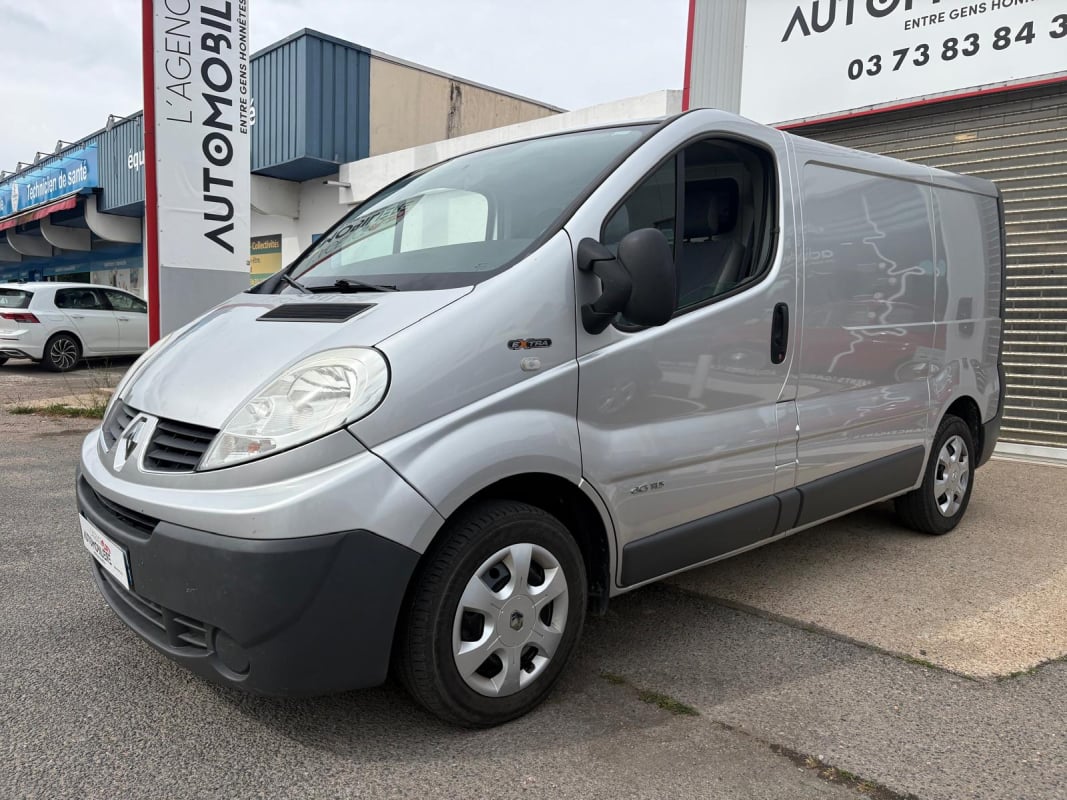 Renault Trafic FOURGON EXTRA L1H1 1000KG 2.0 DCI 115 GARANTIE 12 MOIS — 1
