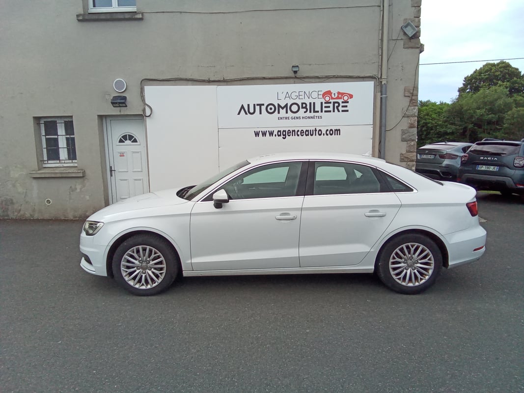 Audi A3 2.0 TDI 150 AMBITION LUXE S-TRONIC BVA — 2