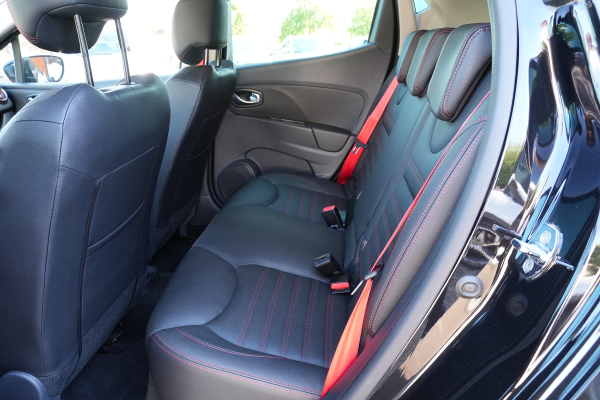 Renault Clio IV (2) 1.6 TURBO 220 RS 18 EDC NUMÉRO 288/1450 — 40