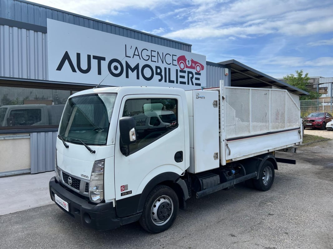 Nissan Cabstar NT400 3.0 DCI 131ch CCb 35.13 Benne + Coffre +Ridelles (TARIF TTC - TVA RECUPERABLE) — 1