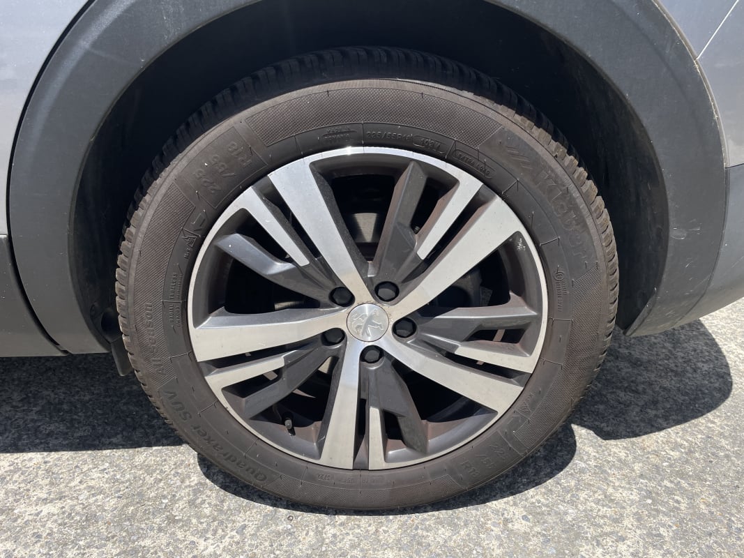 Peugeot 5008 II 1.2 Puretech 130 cv - Allure - 7 places - Suivi Peugeot — 23