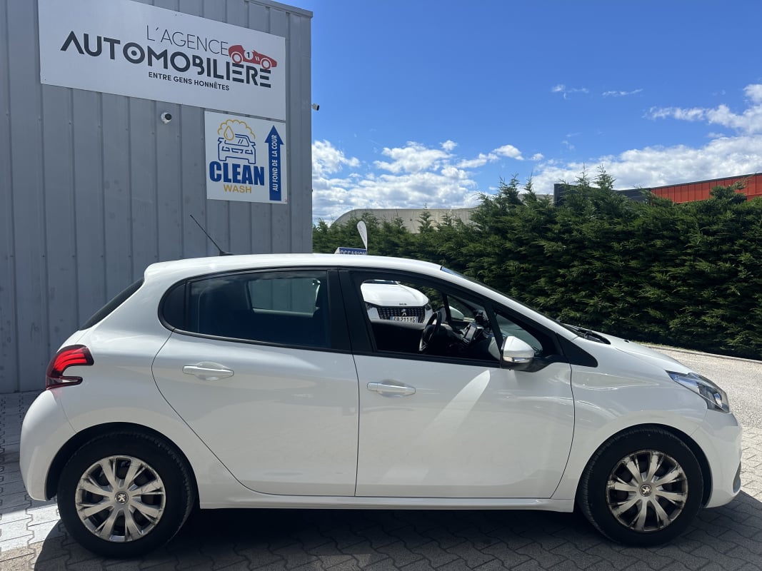 Peugeot 208 1.5 BLEUHDI 100 CV ACTIVE — 2