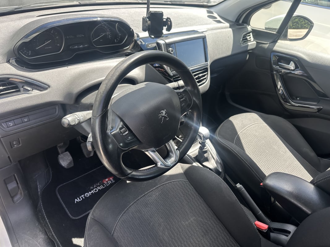 Peugeot 208 1.5 BLEUHDI 100 CV ACTIVE — 19