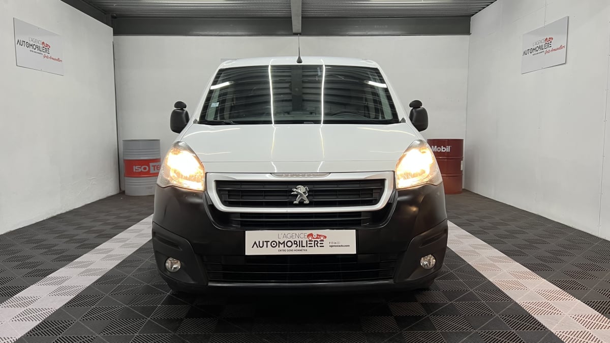 Peugeot Partner 1.6 HDI 90 PACK CLIM NAV 121 L2 DISTRIBUTION NEUVE — 2