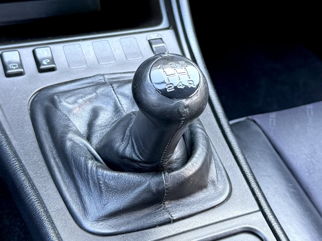 Porsche 944 Turbo 2.5 220ch Coupé / Origine France — 13