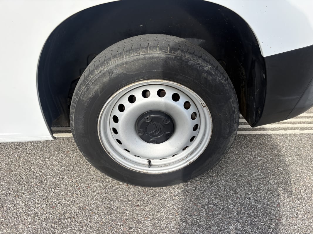 Citroen Berlingo 1.6 Hdi 100ch CLUB S&S — 20