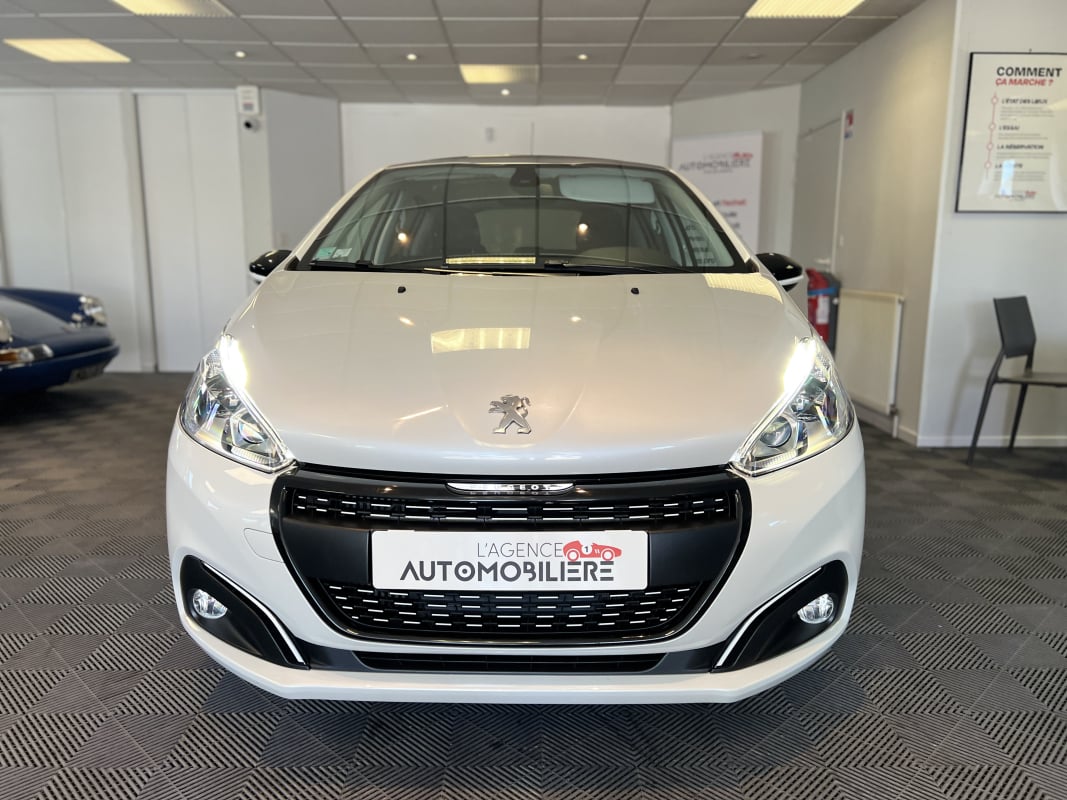 Peugeot 208 1.2 PureTech 110ch Féline 1ère main Courroie OK Blanc Nacré Toit Panoramique CarPlay Radar AR — 25