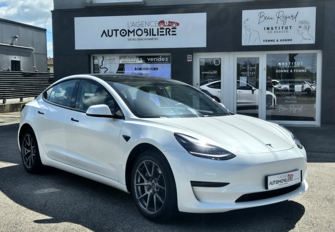 Tesla Model 3 Phase 2 Standard Range Plus 325 cv — 1