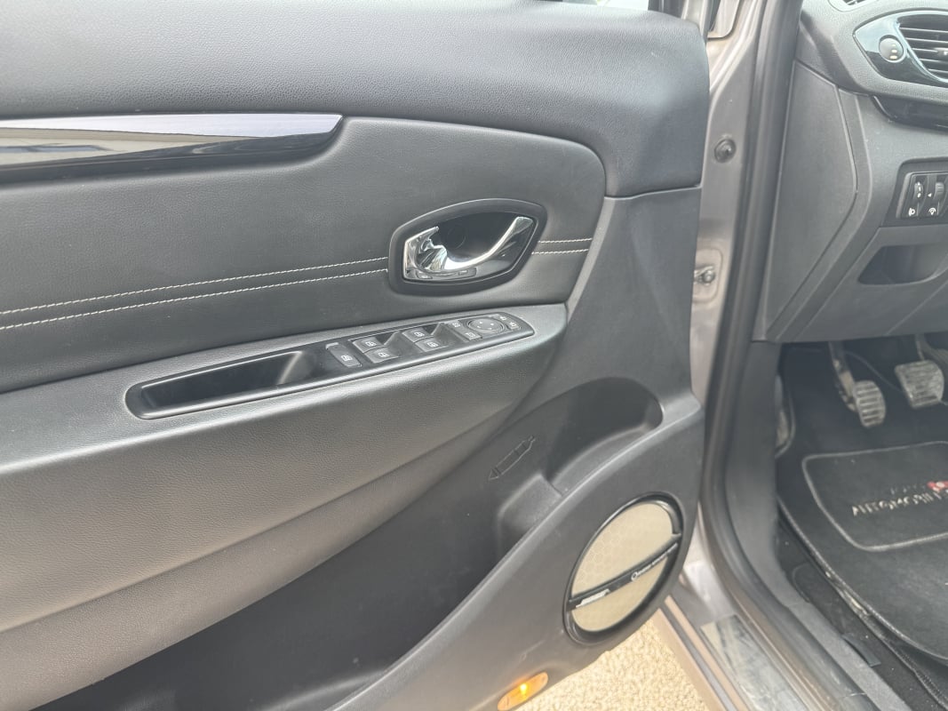Renault Grand Scenic 1.6 Dci - 130cv BOSE 7 PLACES — 26