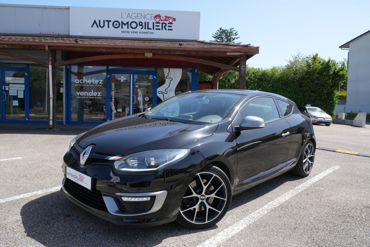 Renault Megane III (3) 2.0 220 GT COUPÉ — 1